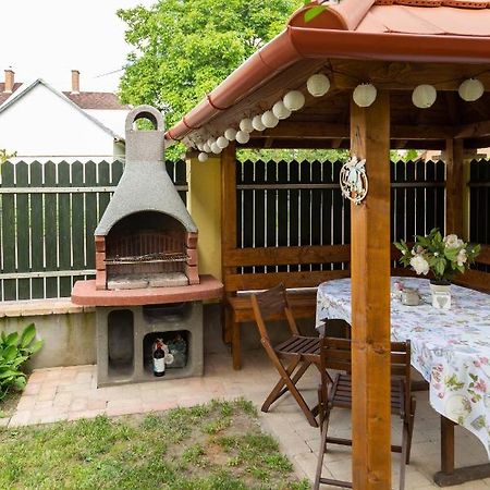 Vanilia Apartman エゲル エクステリア 写真
