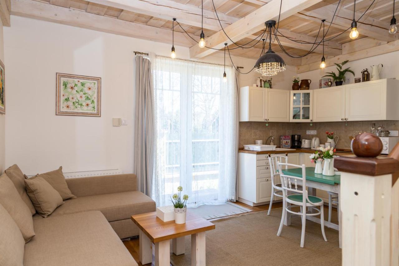 Vanilia Apartman エゲル エクステリア 写真