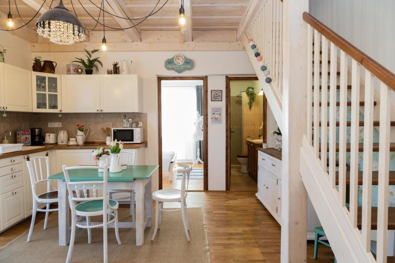 Vanilia Apartman エゲル エクステリア 写真