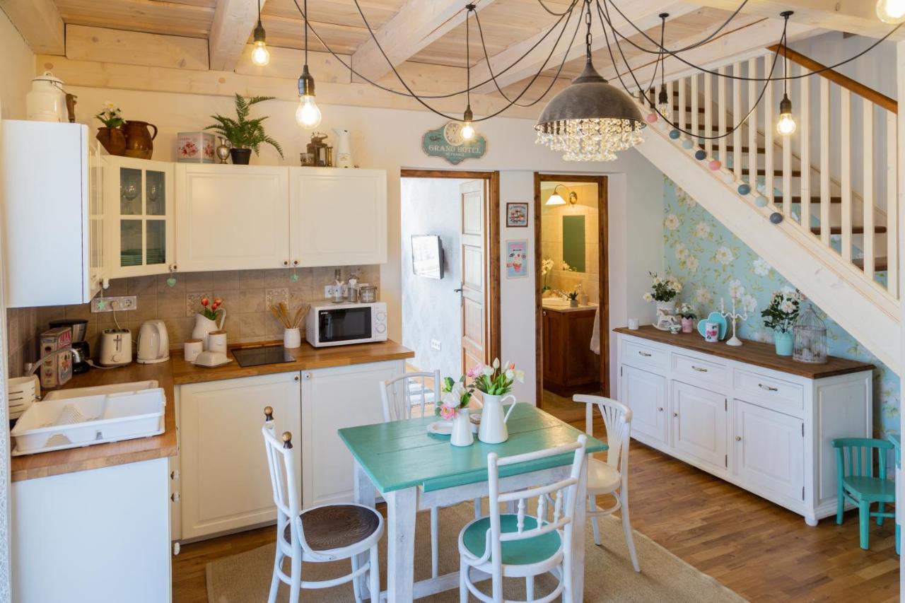 Vanilia Apartman エゲル エクステリア 写真