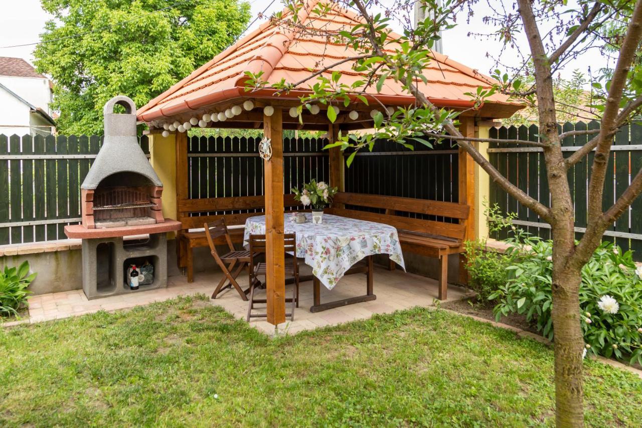 Vanilia Apartman エゲル エクステリア 写真